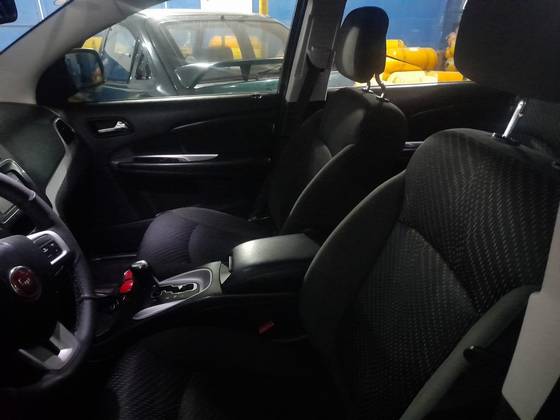 FIAT FREEMONT 2.4 PRECISION 16V GASOLINA 4P AUTOMÁTICO